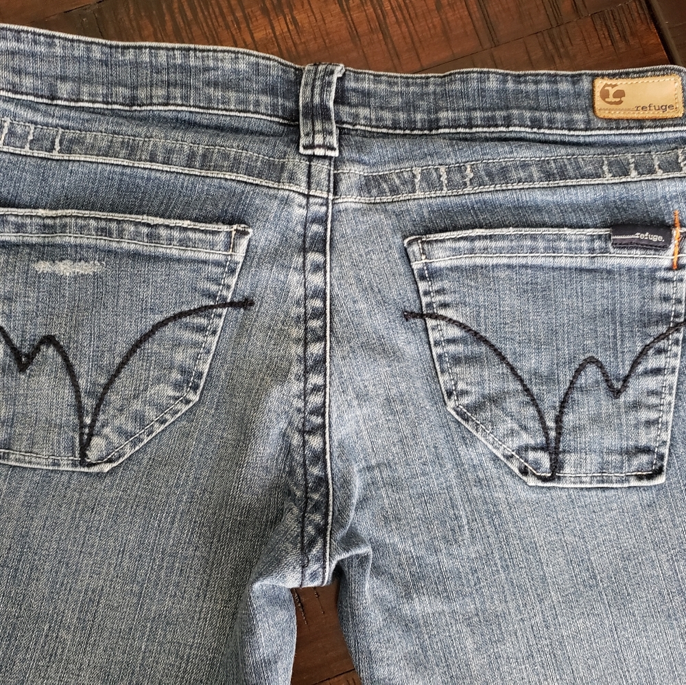 Distressed Jeans - Picture 4 of 6